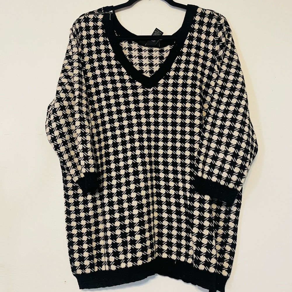 Lane Bryant Black and Cream V-Neck Sweater